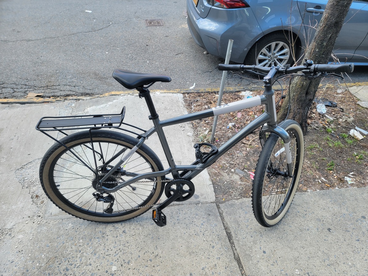 Lost: 2021 Momentum iRide UX 9S Large — New York, NY 10032, US